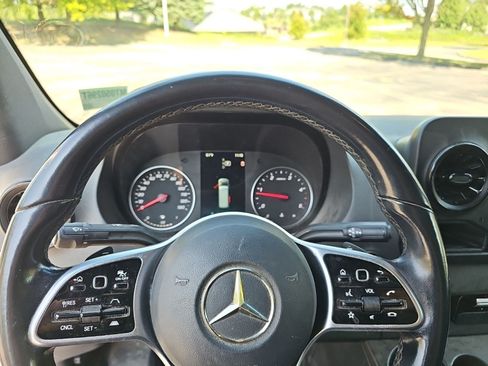 Used 2021 Mercedes-Benz Sprinter 2500 image 19
