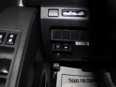 Used 2023 Nissan Frontier S AWD/4WD image 23