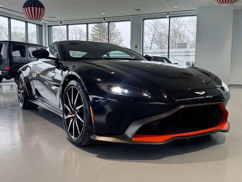 Used 2020 Aston Martin V8 Vantage Coupe image 8