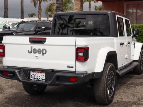 Used 2021 Jeep Gladiator Overland w/ LED Lighting Group image 9