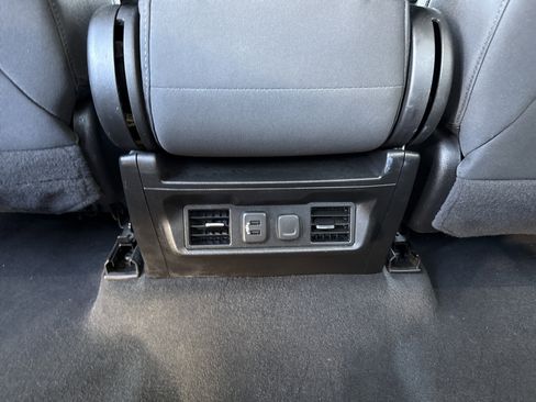 Used 2021 Chevrolet Silverado 1500 LT image 32