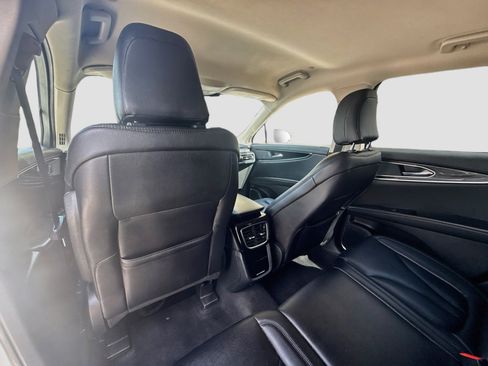 Used 2023 Lincoln Nautilus AWD w/ Premium Package image 24