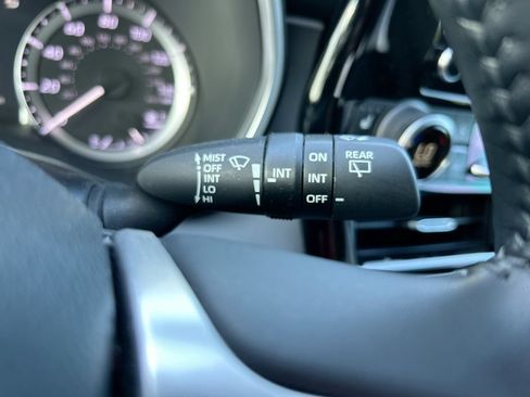 Certified 2023 Toyota Highlander XLE FWD image 19