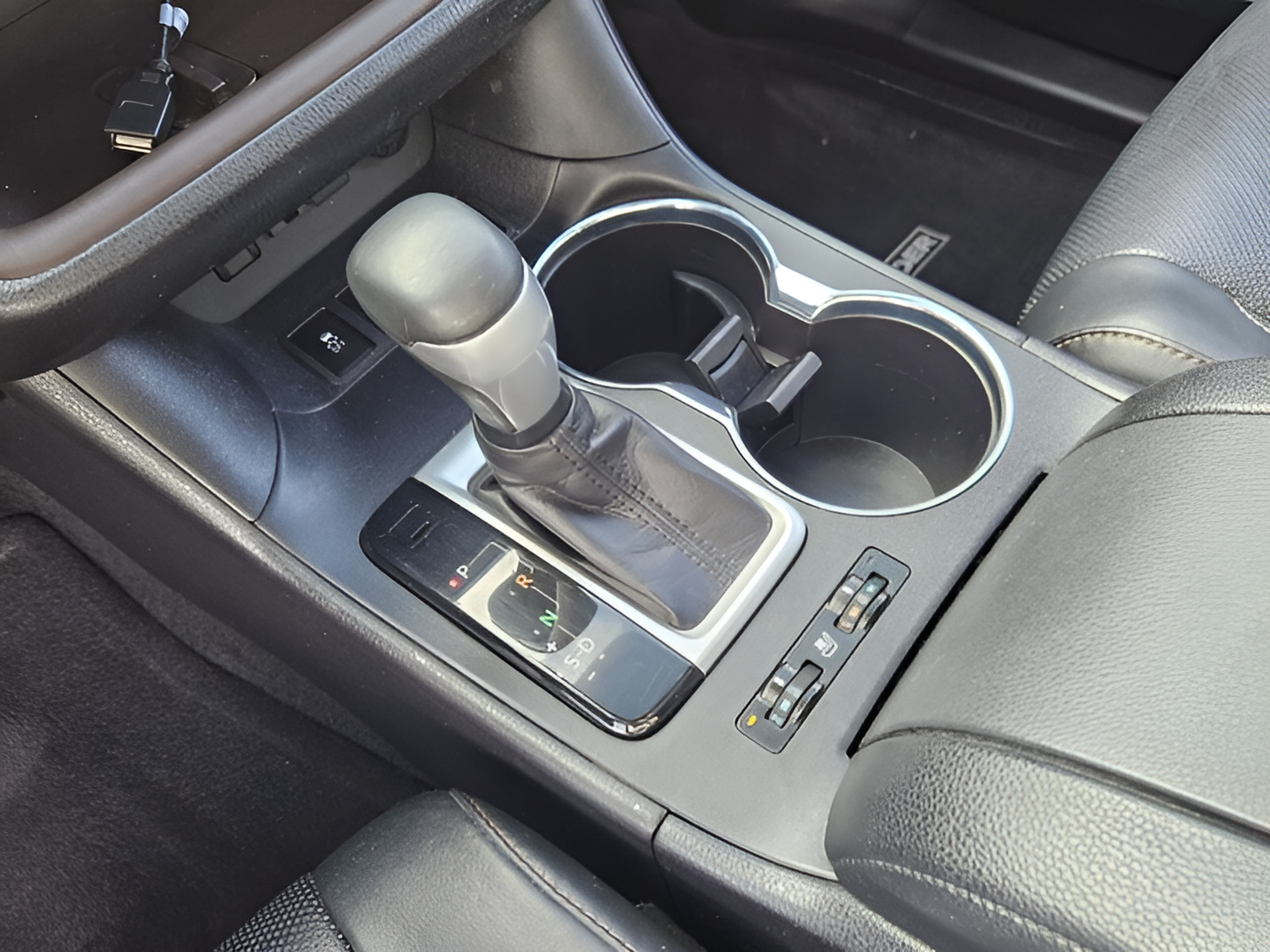 Used 2019 Toyota Highlander Limited FWD image 19
