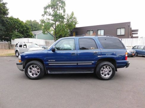 Used 2001 Chevrolet Tahoe LT w/ LT Preferred Equipment Group AWD/4WD image 25
