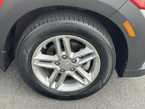 Used 2022 Hyundai Kona SE image 15