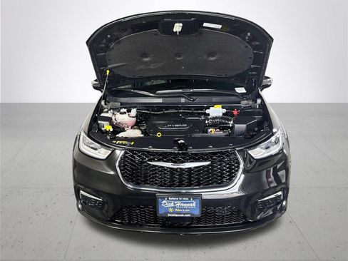 Used 2023 Chrysler Pacifica Limited FWD image 22