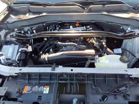 Used 2025 Ford Explorer ST-Line image 34