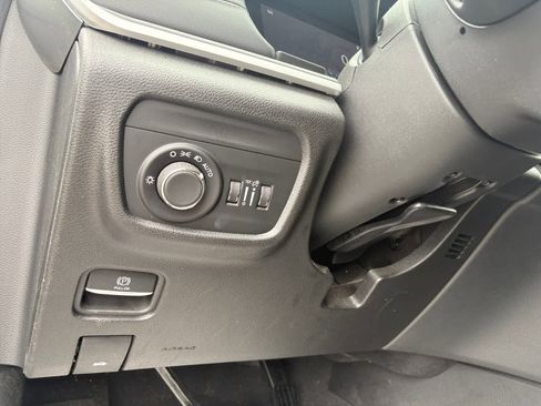 Used 2023 Jeep Grand Cherokee L Laredo AWD/4WD image 21