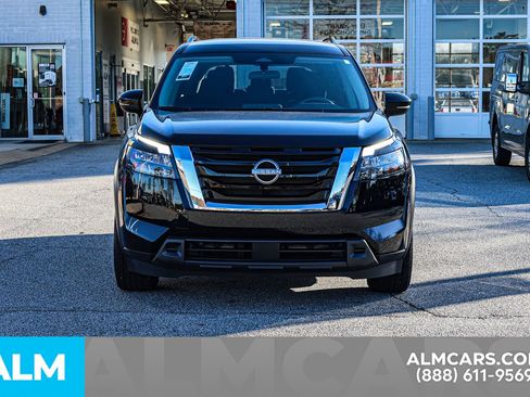 Used 2025 Nissan Pathfinder SV image 11
