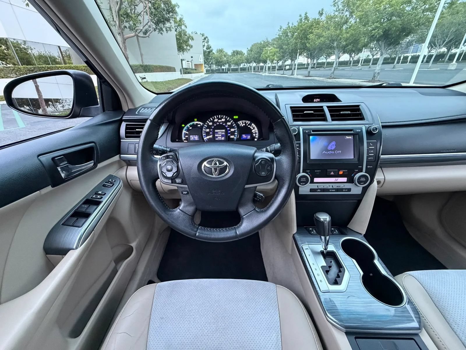 Used 2012 Toyota Camry XLE w/ Leather Pkg FWD image 14