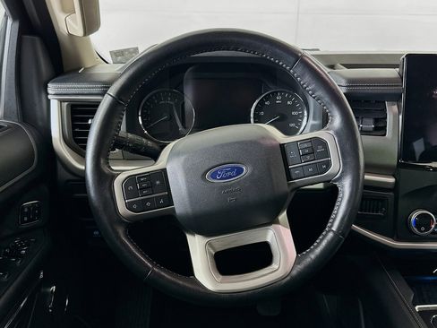 Used 2024 Ford Expedition Max XLT image 18