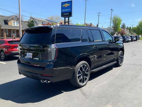 New 2026 Chevrolet Suburban RST w/ Advanced Technology Package AWD/4WD image 5
