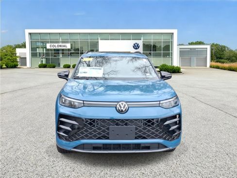 New 2026 Volkswagen Tiguan SE R-Line AWD/4WD image 3