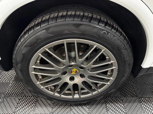 Used 2018 Porsche Cayenne image 17