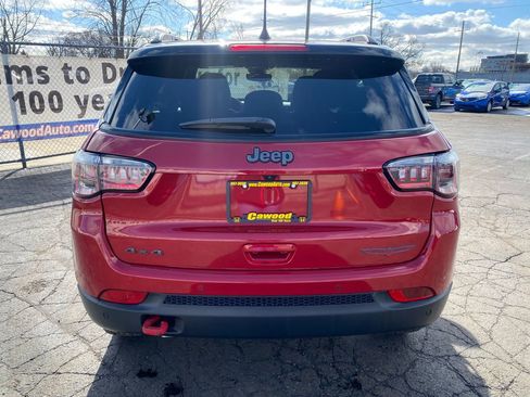 Used 2025 Jeep Compass Trailhawk image 3