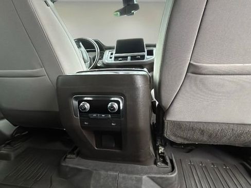 Used 2021 GMC Yukon XL SLE image 14