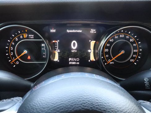 Used 2022 Jeep Wrangler Unlimited Sahara AWD/4WD image 36