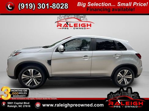 Used 2022 Mitsubishi Outlander Sport SE image 1