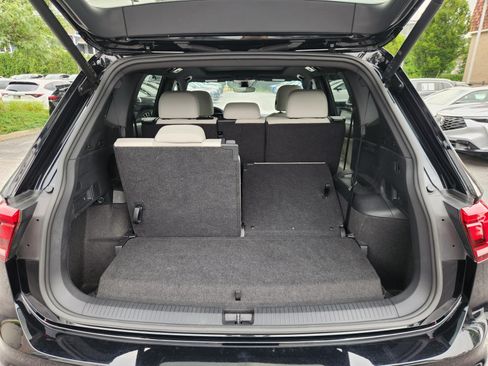 Certified 2023 Volkswagen Tiguan SE R-Line FWD image 20