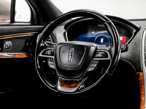 Used 2019 Lincoln Nautilus Reserve image 25