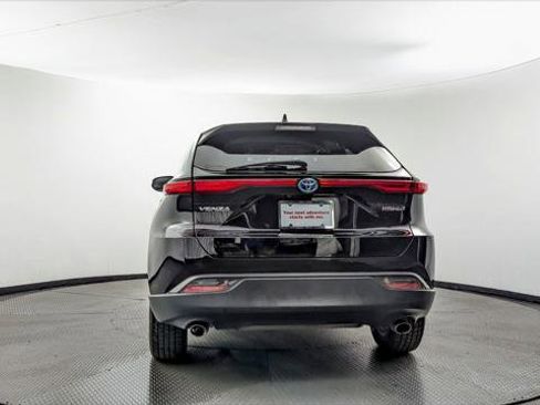 Used 2021 Toyota Venza LE AWD/4WD image 7
