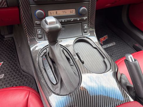 Used 2005 Chevrolet Corvette Coupe w/ Preferred Equipment Group RWD image 36