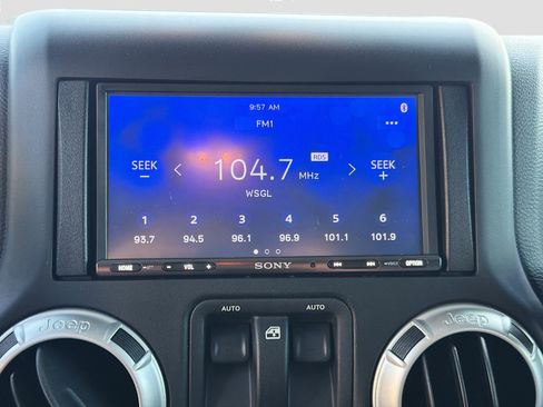 Used 2017 Jeep Wrangler Sahara w/ Mopar Chrome Edition Group image 23