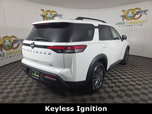 Used 2025 Nissan Pathfinder SV image 9