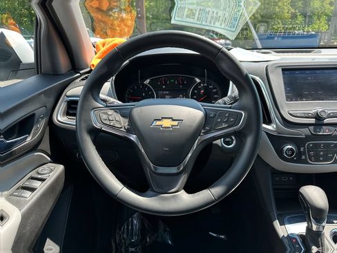 Used 2024 Chevrolet Equinox LT FWD image 12