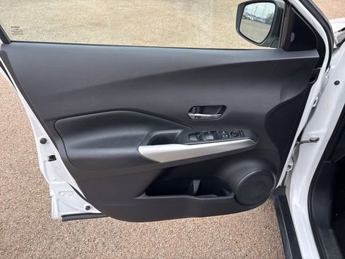 Used 2019 Nissan Kicks SR w/ SR Premium Package image 13