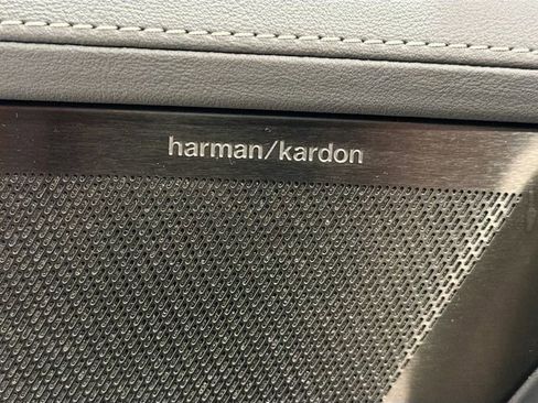 Used 2025 Volvo XC90 T8 Plus w/ Protection Package Premier image 17