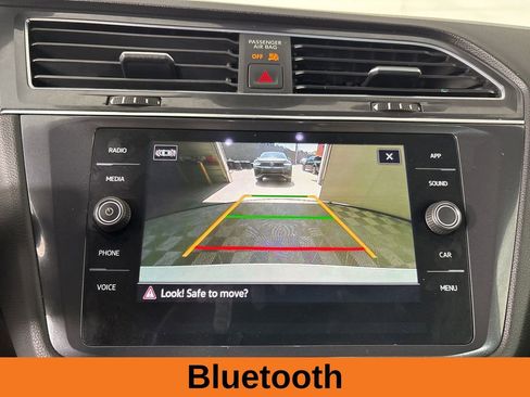 Used 2023 Volkswagen Tiguan SE R-Line FWD image 11