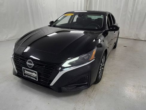 Used 2023 Nissan Altima 2.5 SV FWD image 7