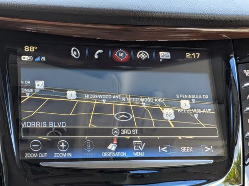Used 2018 Cadillac Escalade Premium Luxury AWD/4WD image 32