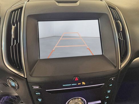 Used 2019 Ford Edge Titanium w/ Cold Weather Package image 19