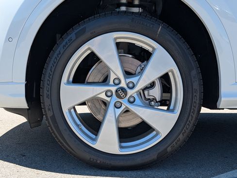 New 2026 Audi Q5 Premium Plus AWD/4WD image 4