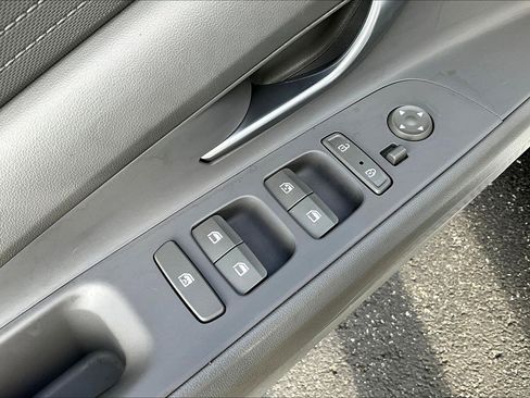 Used 2021 Hyundai Elantra SEL w/ Cargo Package FWD image 34