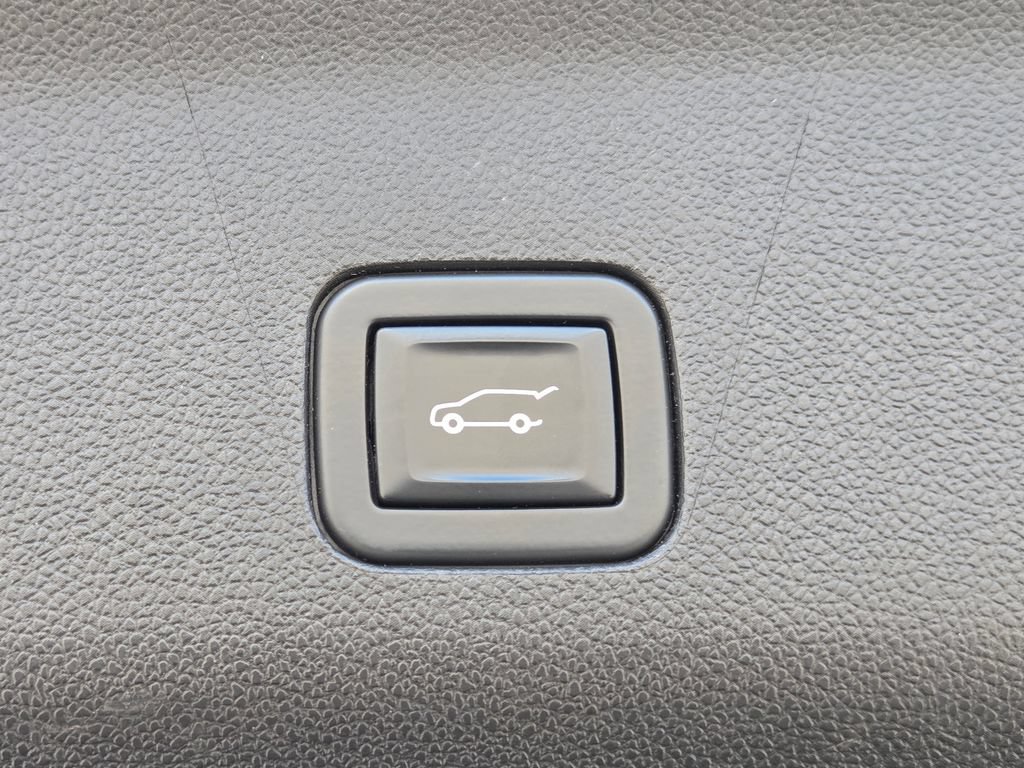 Used 2021 Chevrolet Suburban High Country w/ Premium Package AWD/4WD image 31