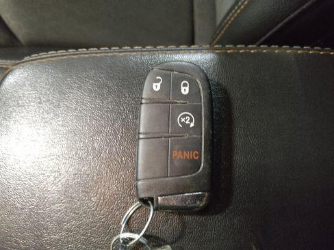 Used 2019 Jeep Compass Latitude w/ Cold Weather Group AWD/4WD image 32