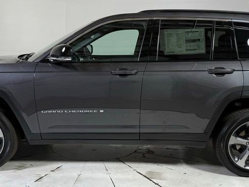 New 2025 Jeep Grand Cherokee Limited w/ Luxury Tech Group II AWD/4WD image 4