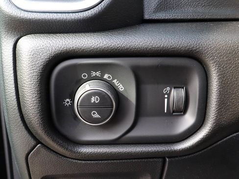 New 2026 RAM 1500 Express AWD/4WD image 12