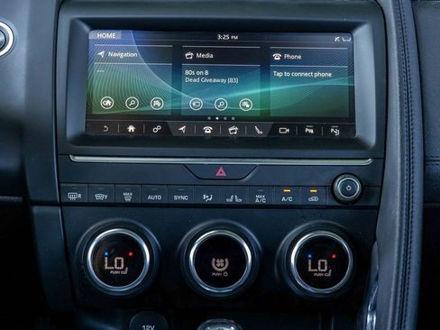 Used 2018 Jaguar E-PACE S image 11