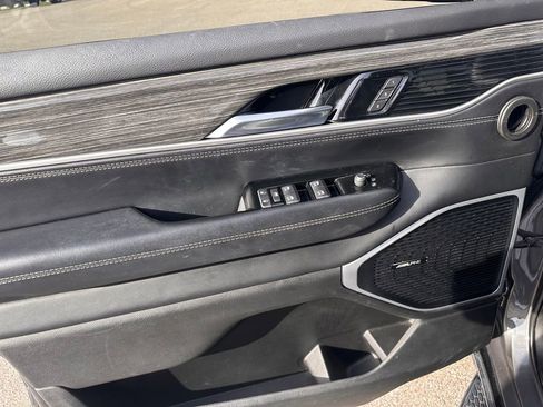 Used 2022 Jeep Wagoneer Series III w/ Convenience Group I image 9