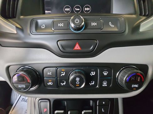 Certified 2021 GMC Terrain SLE w/ Driver Convenience Package AWD/4WD image 17