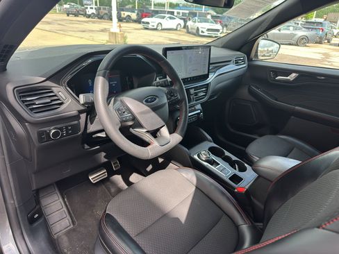 Used 2024 Ford Escape ST-Line w/ Tech Pack #1 AWD/4WD image 11
