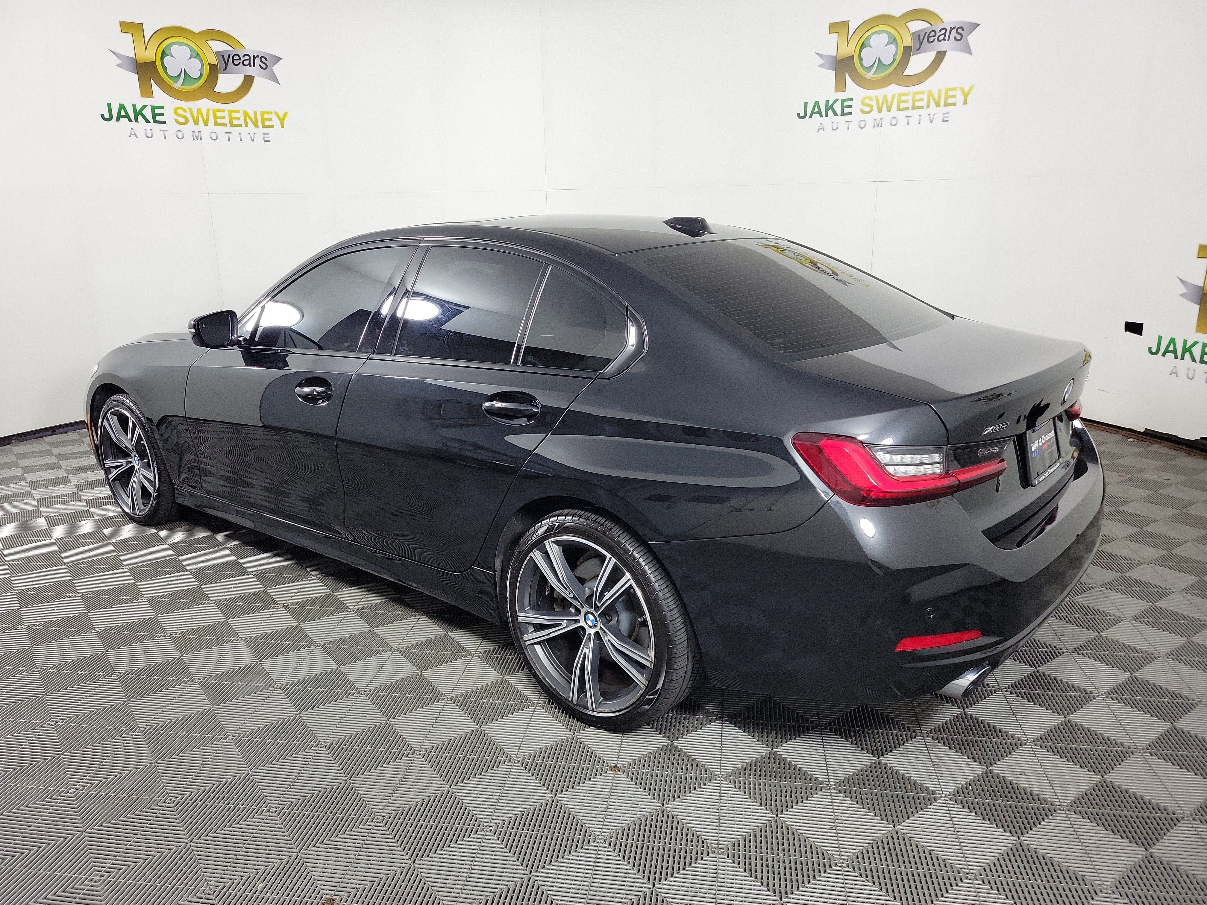 Used 2023 BMW 330i xDrive Sedan w/ Premium Package AWD/4WD image 5
