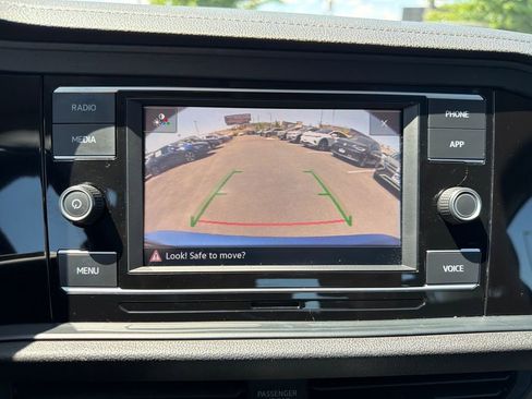 Certified 2023 Volkswagen Jetta SE w/ Panoramic Sunroof Package FWD image 22