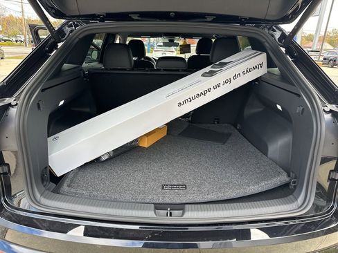 New 2026 Volkswagen Atlas Cross Sport SEL R-Line image 22