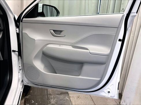 Used 2024 Hyundai Kona SEL image 12